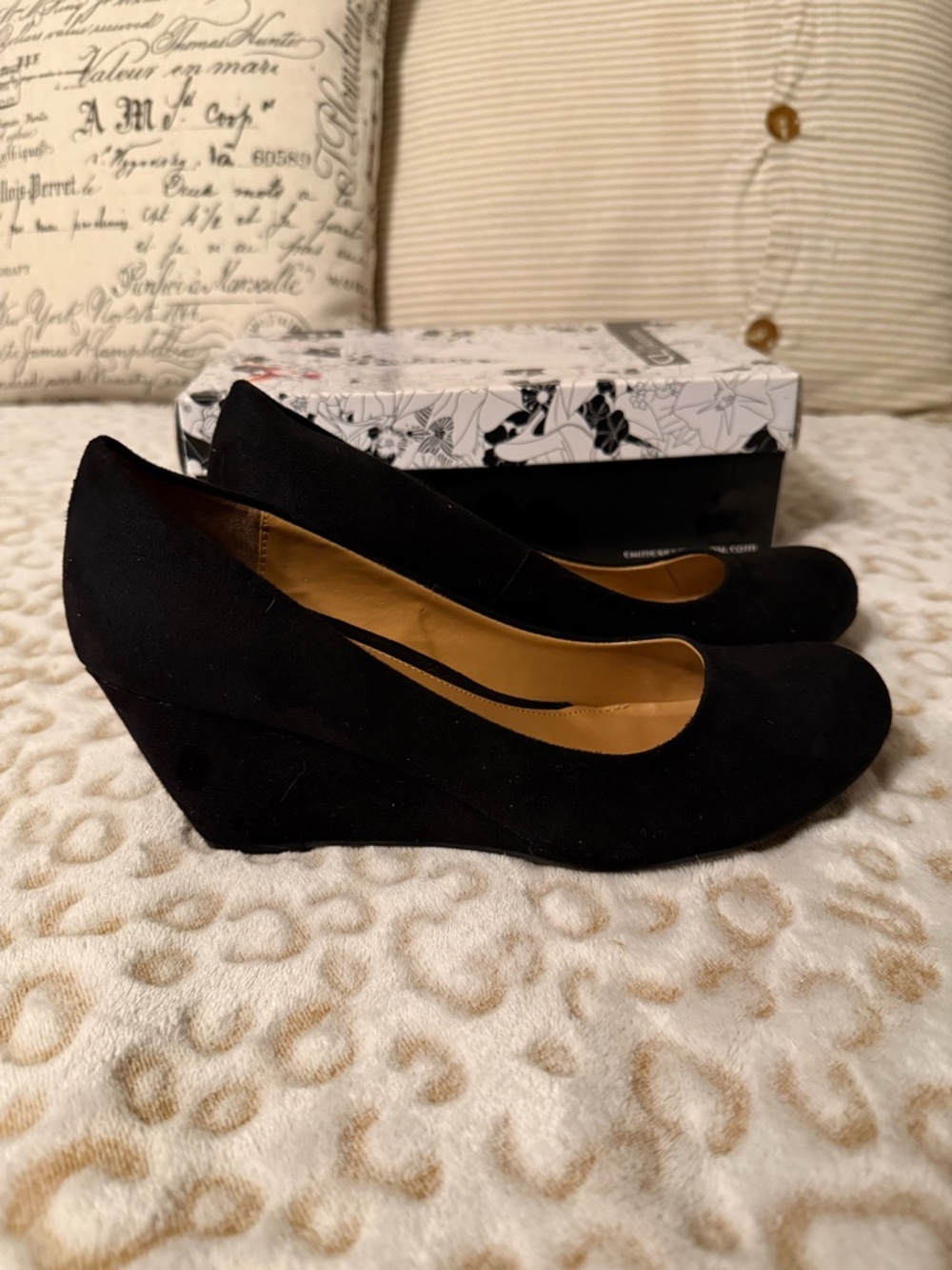 Chinese Laundry Classic Black Suede Wedge Pumps - Women's
